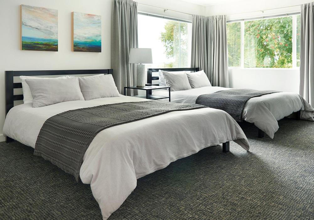 Double Queen Room interior